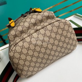 Gucci 473869