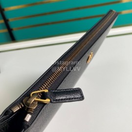 Gucci Black 547077