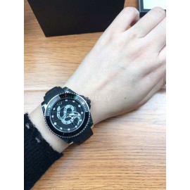 Gucci New Luminous Dial Neutral Diving Watch Black