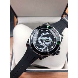 Gucci New Luminous Dial Neutral Diving Watch Black