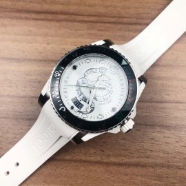 Gucci New Luminous Dial Neutral Diving Watch White