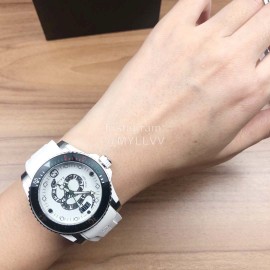 Gucci New Luminous Dial Neutral Diving Watch White