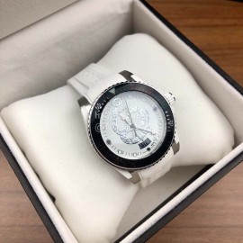 Gucci New Luminous Dial Neutral Diving Watch White