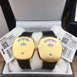 Gucci Arcuate Square Case Watch For Men And Women Black