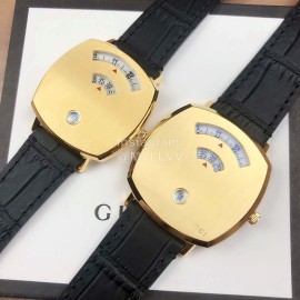 Gucci Arcuate Square Case Watch For Men And Women Black