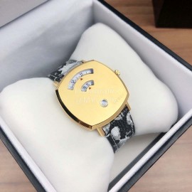 Gucci Arcuate Square Case Watch For Men And Women White