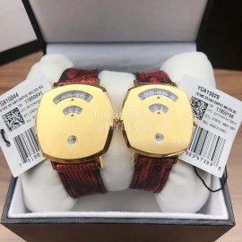 Gucci Arcuate Square Case Watch For Men And Women Red