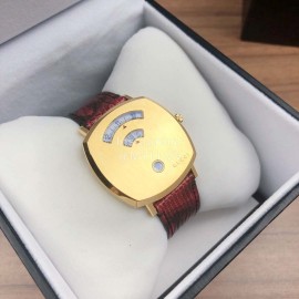 Gucci Arcuate Square Case Watch For Men And Women Red