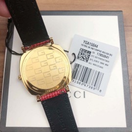 Gucci Arcuate Square Case Watch For Men And Women Red