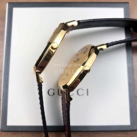 Gucci Arcuate Square Case Watch For Men And Women Red