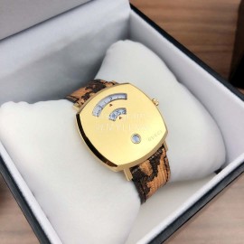 Gucci Arcuate Square Case Watch For Men And Women Yellow