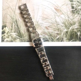 Gucci Original Fashion Hollow Strap Black Dial Watch Silver