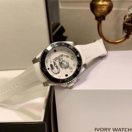 Gucci Dive Series White Rubber Strap Leisure Watch