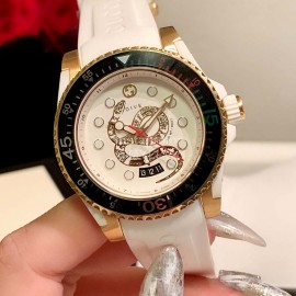 Gucci Dive Series Leisure White Rubber Strap Watch