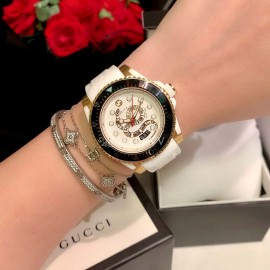 Gucci Dive Series Leisure White Rubber Strap Watch
