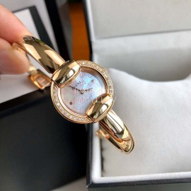 Gucci Sapphire Glass White Dial Bracelet Watch For Women