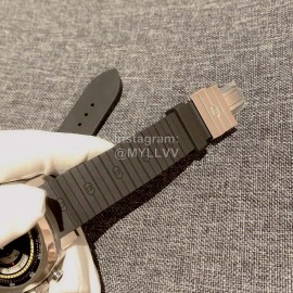 Gucci Grip Series Interlocking Double G Rubber Strap 40mm Dial Watch