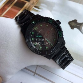 Gucci Sapphire Crystal 44mm Dial Quartz Watch