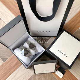 Gucci Bee Pattern Pointer Quartz Watch Silver