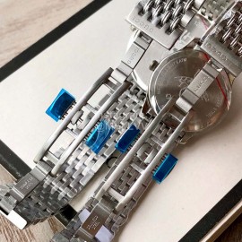 Gucci Bee Pattern Pointer Quartz Watch Silver