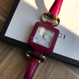 Gucci Fashion Square Dial Watch For Women Red