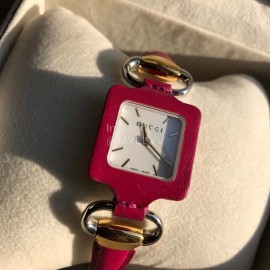 Gucci Fashion Square Dial Watch For Women Red