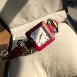 Gucci Fashion Square Dial Watch For Women Red