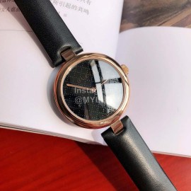 Gucci Leather Strap Life Waterproof Watch