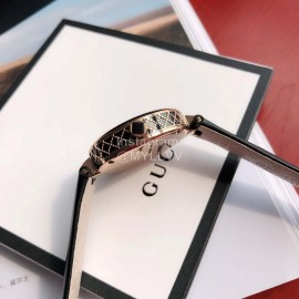 Gucci Leather Strap Life Waterproof Watch