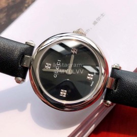 Gucci Black Leather Strap Life Waterproof Watch