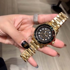 Gucci Dive Sapphire Glass Steel Strap Watch Gold