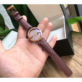 Gucci Leather Strap Sapphire Glass Watch