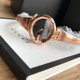 Gucci Fashion 28mm Dial Bracelet Watch For Women