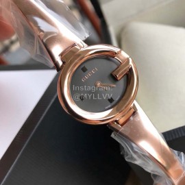 Gucci Fashion 28mm Dial Bracelet Watch For Women