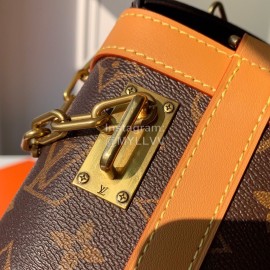 Louis Vuitton Cowhide Bottom With Presbyopia Chalk Shoulder Bag M44877