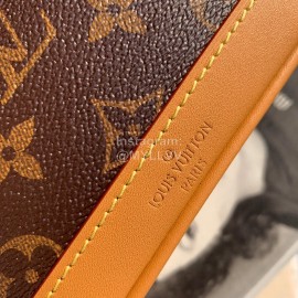 Louis Vuitton Cowhide Bottom With Presbyopia Chalk Shoulder Bag M44877