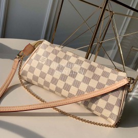Lv Summer Cowhide Crossbdy Bag Beige