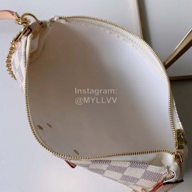 Lv Summer Cowhide Crossbdy Bag Beige