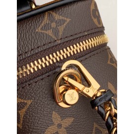 Lv Vanity Chain Crossbody Cosmetic Bag Coffee