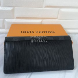 Louis Vuitton Brazza Vertical Grain Leather Fluorescent Color Lining Long Wallets Black M67903