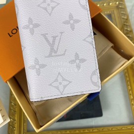 Louis Vuitton Canvas Stitching Leather Card Case Gray M30315