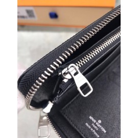 Louis Vuitton Exquisite Full Leather Zipper Long Wallet M32822