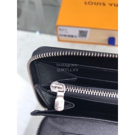 Louis Vuitton Elegant Leather Zipper Medium Wallet Black M30513