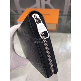 Louis Vuitton Elegant Leather Zipper Medium Wallet M60632