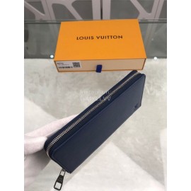 Louis Vuitton Elegant Leather Zipper Medium Wallet Blue M42705