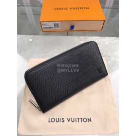 Louis Vuitton Elegant Leather Zipper Medium Wallet M60072