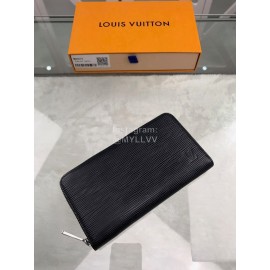Louis Vuitton Elegant Leather Zipper Medium Wallet M60072
