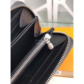 Louis Vuitton Elegant Leather Zipper Medium Wallet M32822