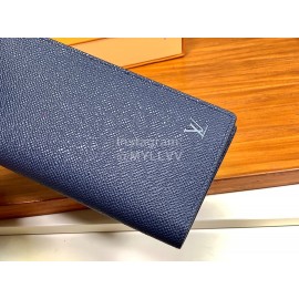 Louis Vuitton Exquisite Cross Grain Leather Long Two Fold Wallet M31079