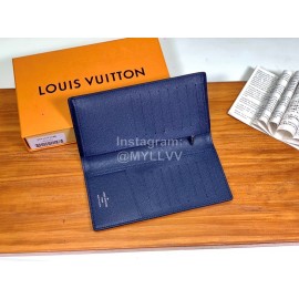 Louis Vuitton Exquisite Cross Grain Leather Long Two Fold Wallet M31079